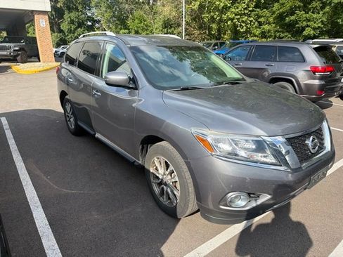 Used 2016 Nissan Pathfinder SV AWD/4WD image 3
