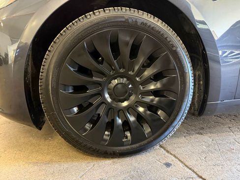 Used 2024 Tesla Model 3 Long Range AWD/4WD image 37