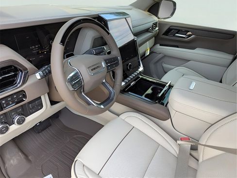 Used 2026 GMC Yukon Denali w/ Denali Reserve Package image 6