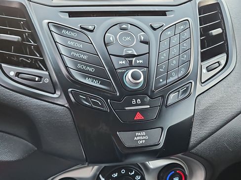 Used 2019 Ford Fiesta SE image 26