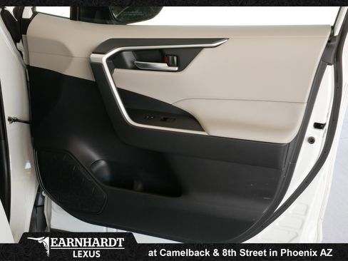 Used 2021 Toyota RAV4 XLE w/ Convenience Package image 12