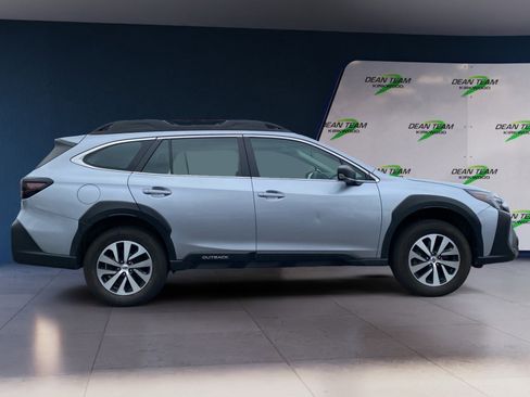 Used 2023 Subaru Outback AWD/4WD image 10