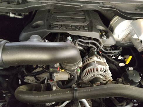 Used 2019 RAM 1500 Big Horn AWD/4WD image 30