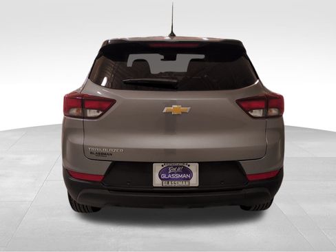 Used 2025 Chevrolet TrailBlazer LS w/ LS Convenience Package image 4
