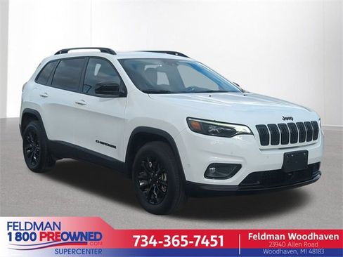Used 2023 Jeep Cherokee Altitude Lux image 1