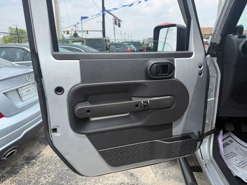Used 2008 Jeep Wrangler X AWD/4WD image 10
