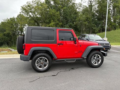 Used 2017 Jeep Wrangler Sport w/ Quick Order Package 24S AWD/4WD image 8