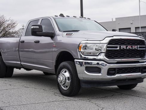 Used 2023 RAM 3500 Tradesman image 5