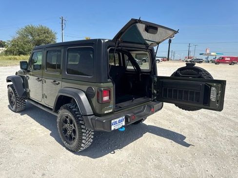 Used 2023 Jeep Wrangler Unlimited AWD/4WD image 4