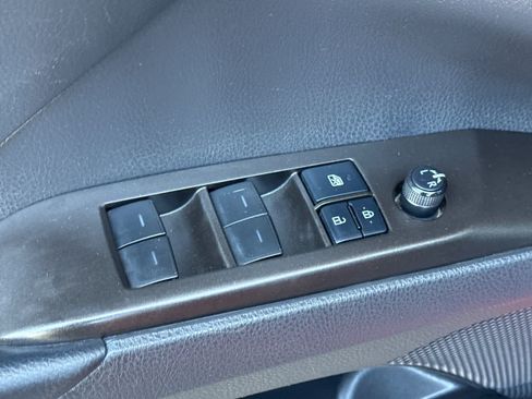 Used 2021 Toyota Camry SE FWD image 13