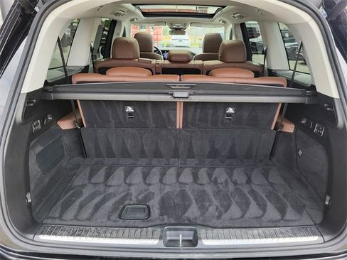 Used 2024 Mercedes-Benz GLS 450 4MATIC image 11