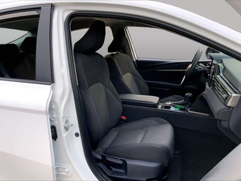 Used 2025 Toyota Camry LE FWD image 9