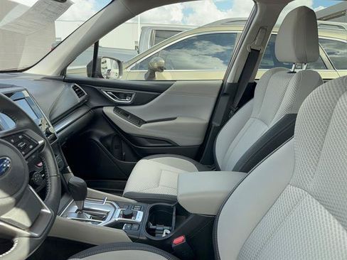 Used 2020 Subaru Forester Premium AWD/4WD image 6
