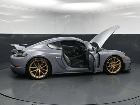 Used 2023 Porsche 718 Cayman GT4 RWD image 33