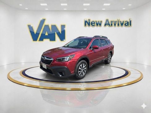 Used 2020 Subaru Outback Premium AWD/4WD image 1