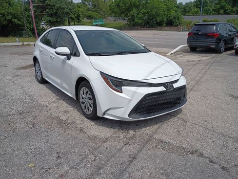 Used 2021 Toyota Corolla LE FWD image 7
