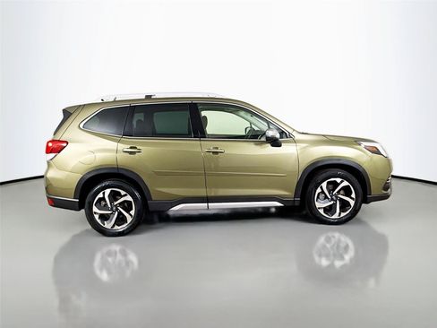 Used 2022 Subaru Forester Touring w/ Popular Package #3 AWD/4WD image 18