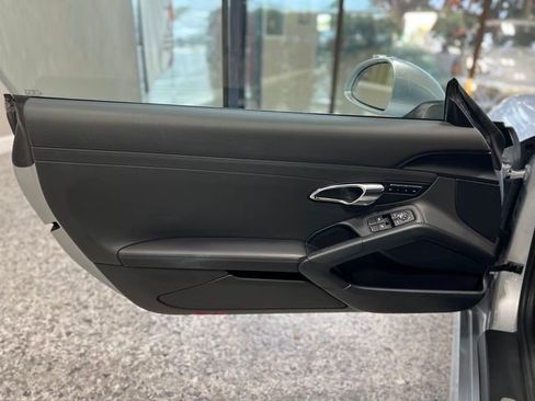 Used 2016 Porsche Cayman S image 17