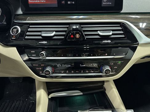 Used 2023 BMW 530i xDrive w/ Premium Package image 22