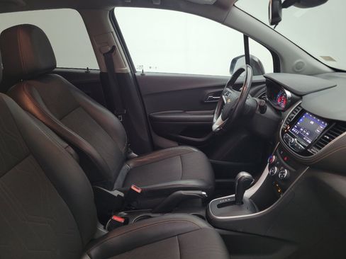 Used 2022 Chevrolet Trax LT w/ Driver Confidence Package AWD/4WD image 21