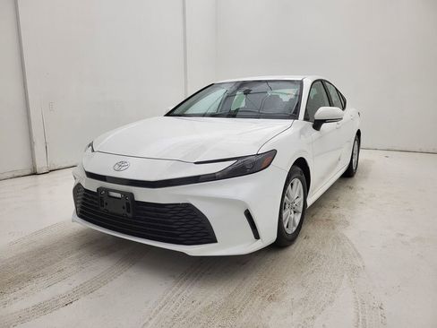 Used 2025 Toyota Camry LE FWD image 17