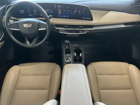 Used 2024 Cadillac XT4 Luxury FWD image 14
