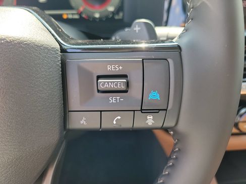 Certified 2026 Nissan Pathfinder Platinum FWD image 21