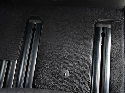 Used 2024 Kia Carnival LX FWD image 31