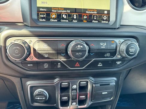 Used 2021 Jeep Wrangler Unlimited Sport AWD/4WD image 17