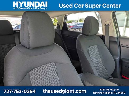 Used 2023 Kia Sportage LX AWD/4WD image 6