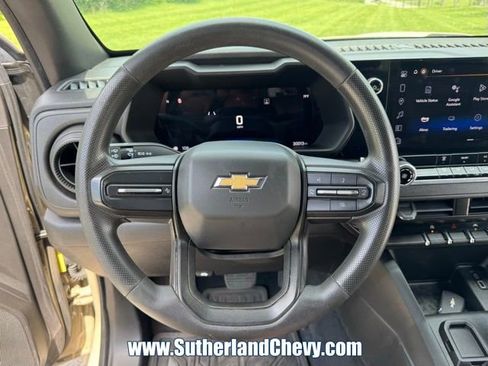 Used 2024 Chevrolet Colorado W/T image 18