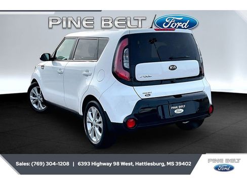 Used 2016 Kia Soul + FWD image 2