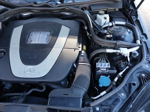 Used 2011 Mercedes-Benz E 350 4MATIC image 40