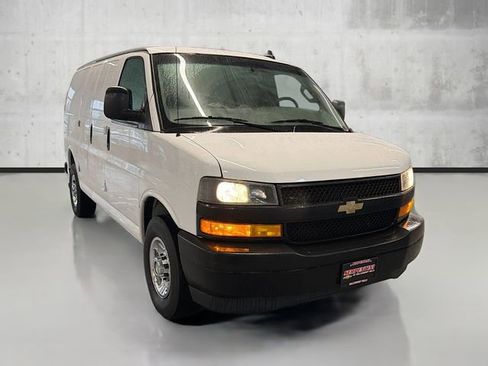 Used 2020 Chevrolet Express 2500 w/ Driver Convenience Package image 3