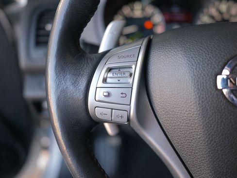 Used 2016 Nissan Altima 3.5 SL w/ 3.5 Technology Package image 16