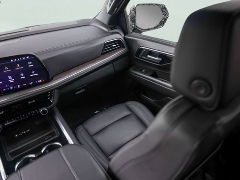 Used 2025 Chevrolet Tahoe LT image 29