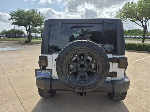 Used 2015 Jeep Wrangler Unlimited Sport w/ Quick Order Package 24S AWD/4WD image 8