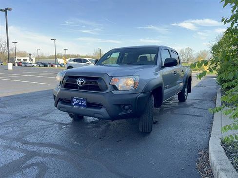 Used 2015 Toyota Tacoma 2WD Double Cab w/ Convenience Package image 3