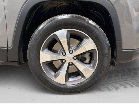 Used 2020 Jeep Cherokee Limited AWD/4WD image 52