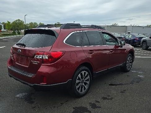 Used 2017 Subaru Outback 2.5i Limited w/ Popular Package #5 AWD/4WD image 4