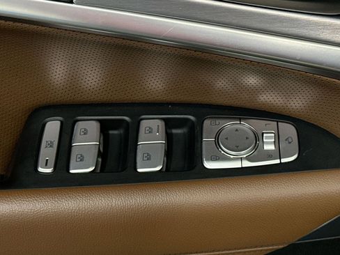 Used 2021 Genesis G70 3.3T image 16