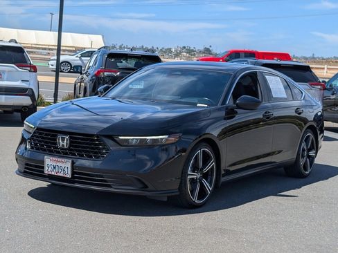 Used 2025 Honda Accord Sport image 11