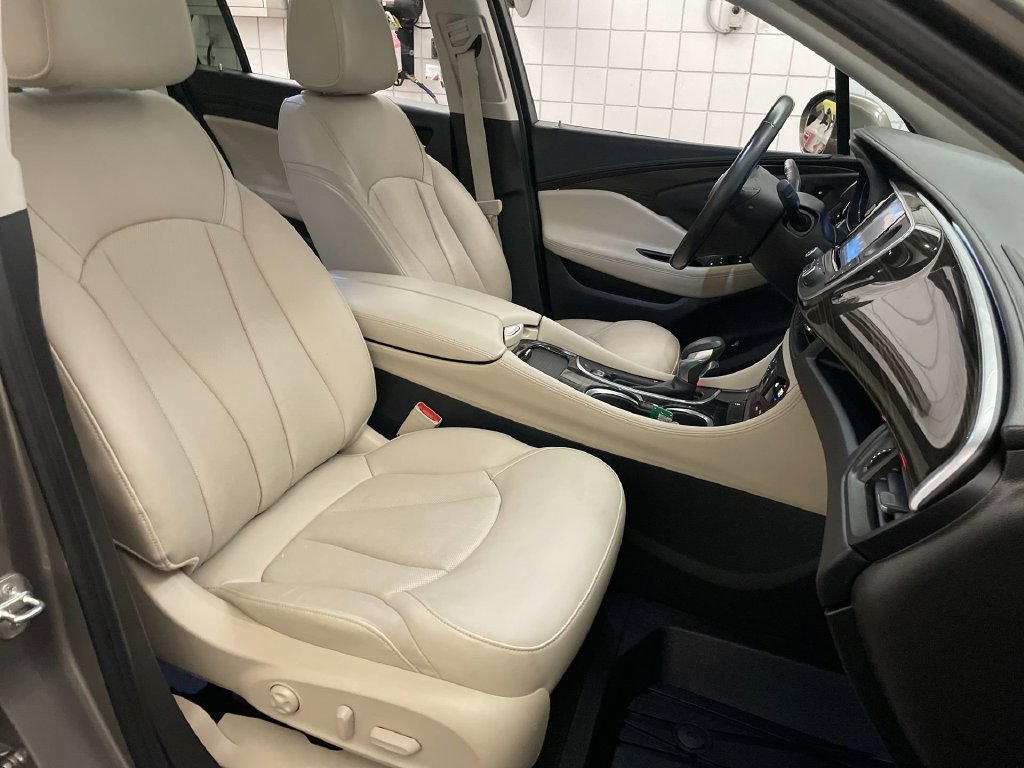 Used 2019 Buick Envision Essence AWD/4WD image 21