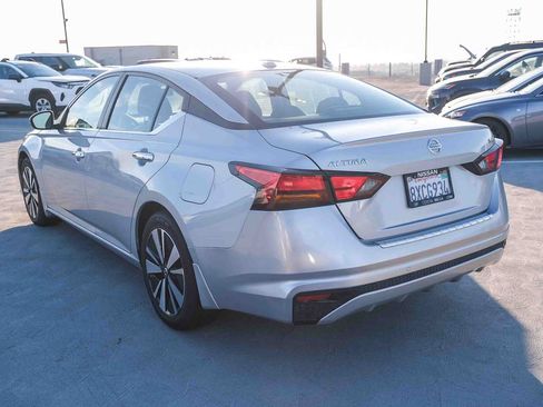 Used 2021 Nissan Altima 2.5 SV FWD image 6