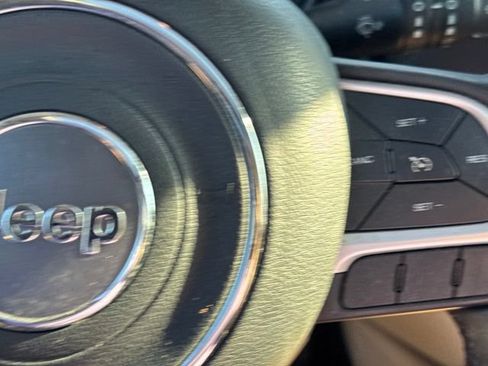 Used 2021 Jeep Renegade Latitude w/ Sun & Sound Group FWD image 20