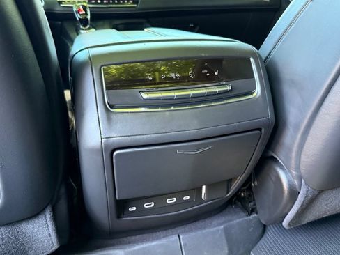Used 2024 Cadillac Escalade ESV V w/ LPO, ONYX Package AWD/4WD image 31