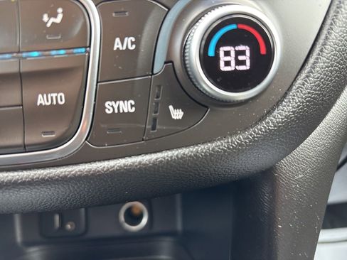 Used 2018 Chevrolet Equinox LT image 34