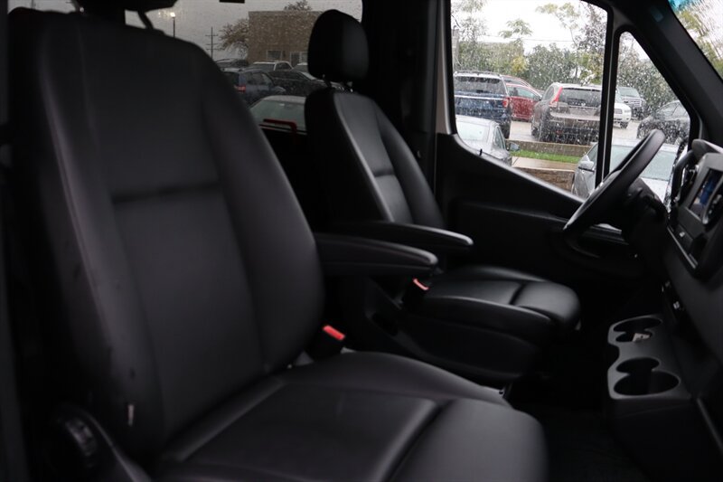 Used 2024 Mercedes-Benz Sprinter 2500 image 17