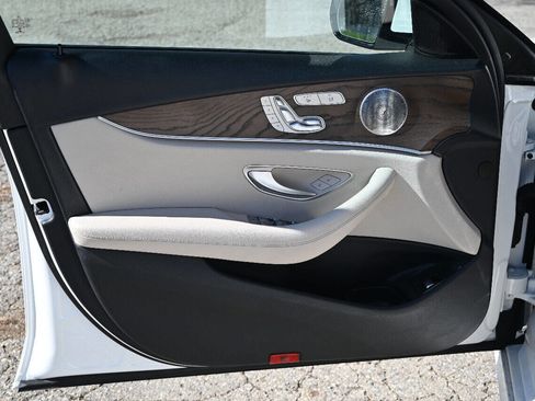Used 2017 Mercedes-Benz E 300 image 15