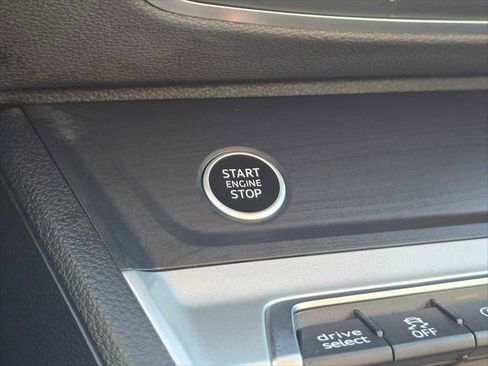 New 2025 Audi Q3 2.0T Premium image 31